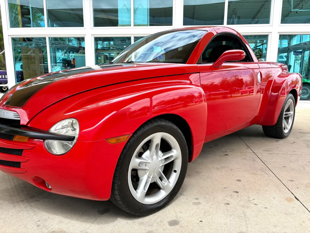 Vehicle photo 13
