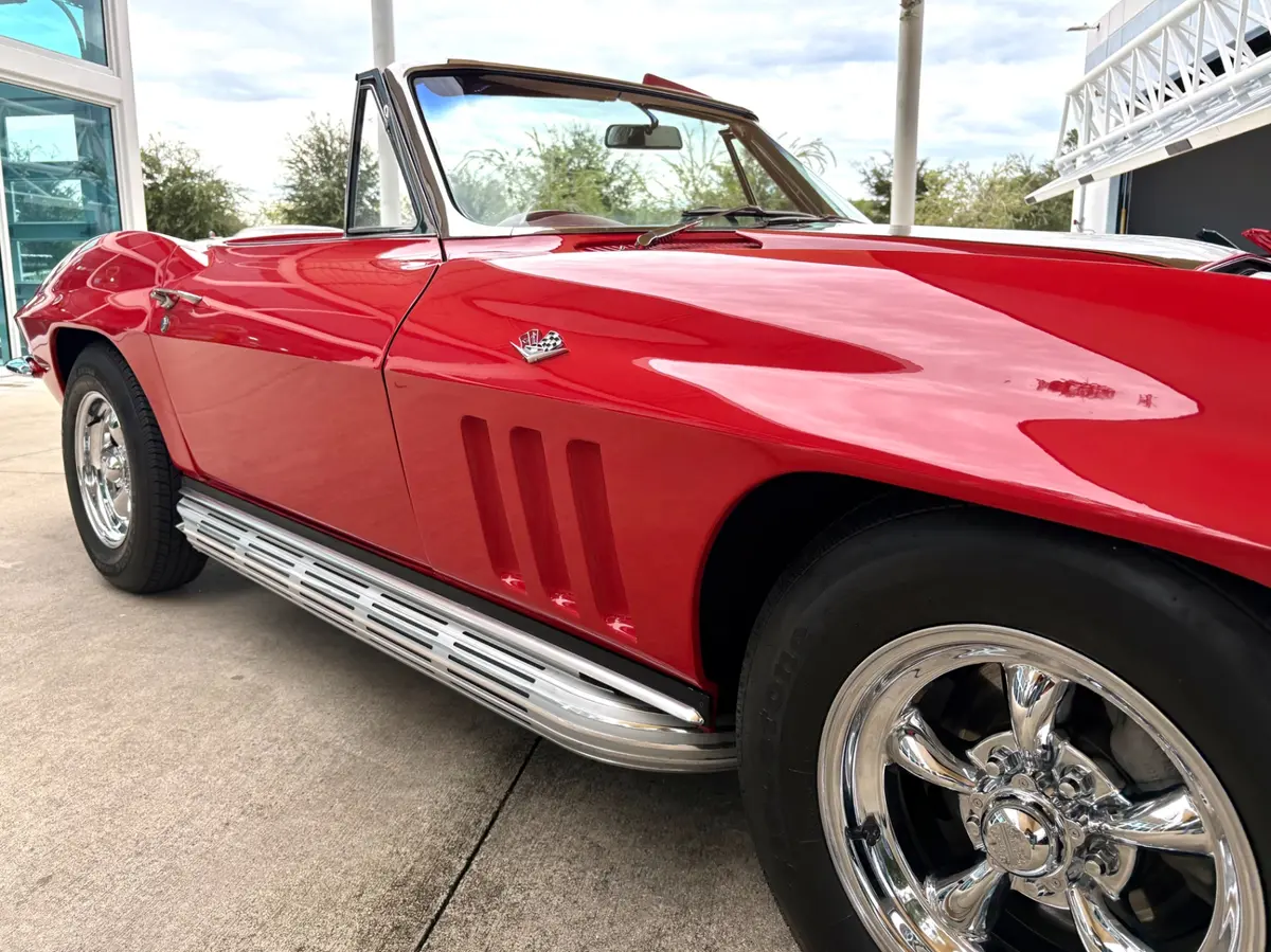 Vehicle photo 19