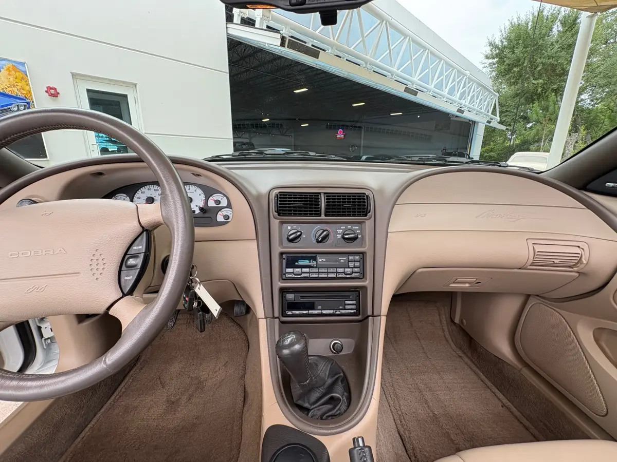 Vehicle photo 43