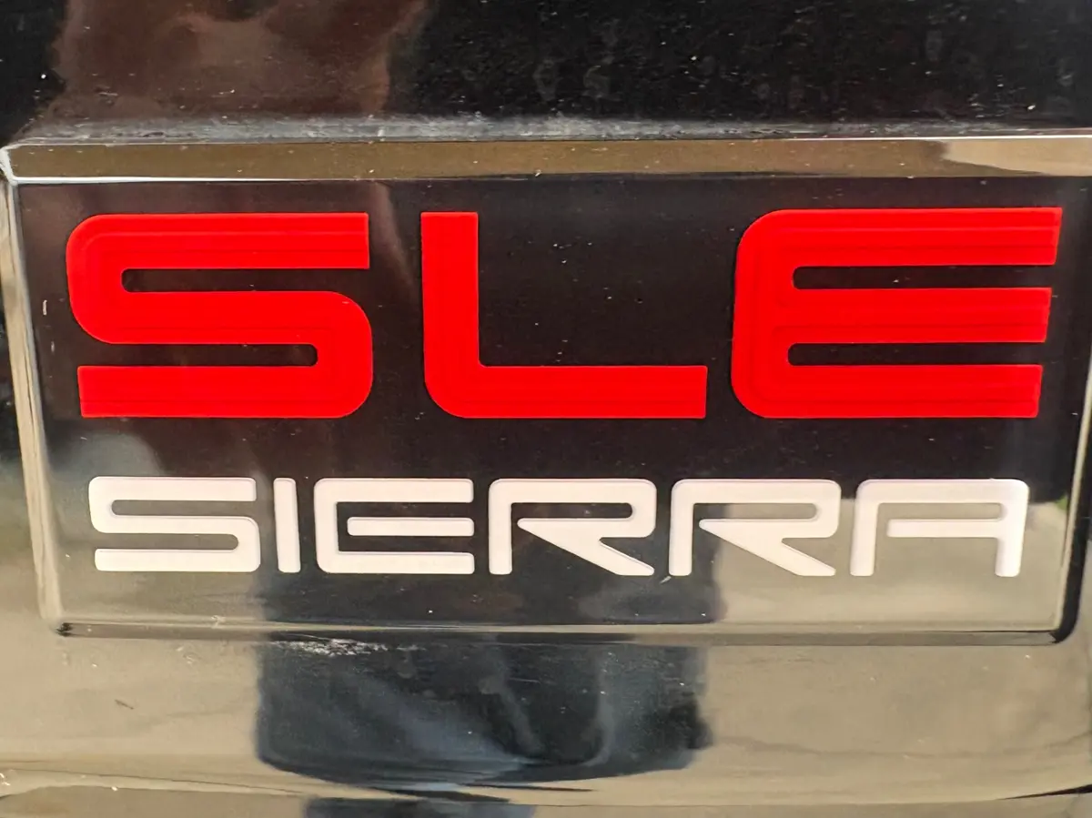 Vehicle photo 23