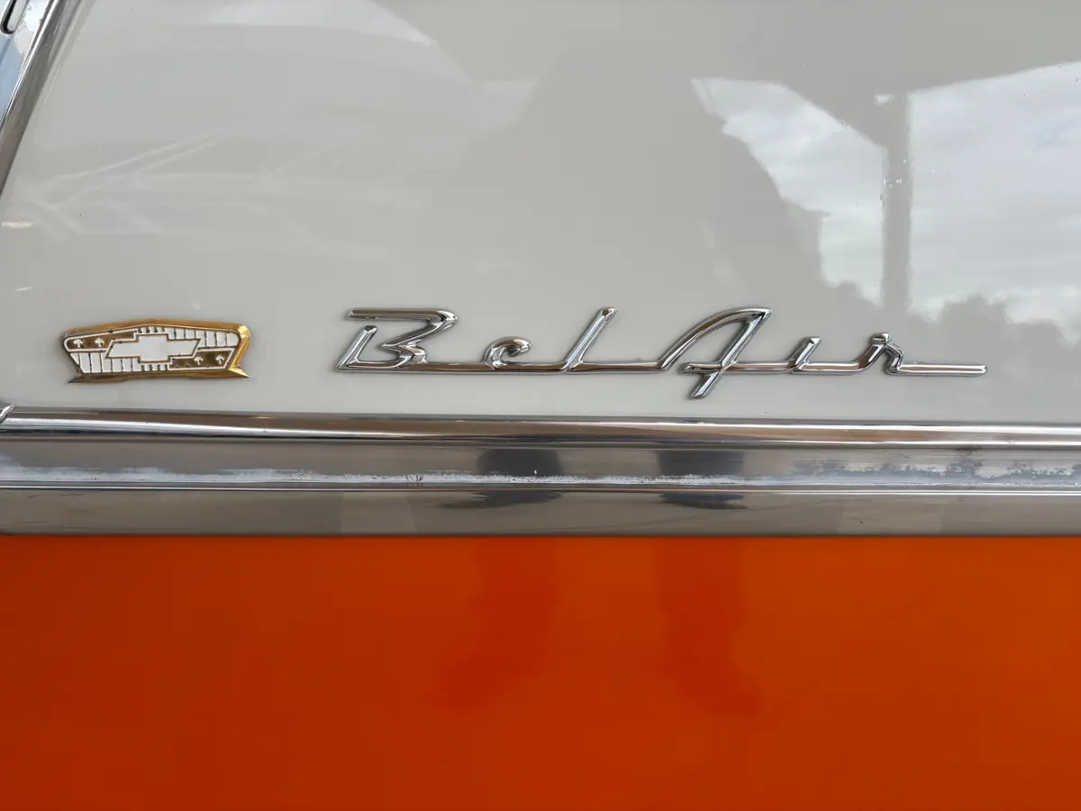 Vehicle photo 23