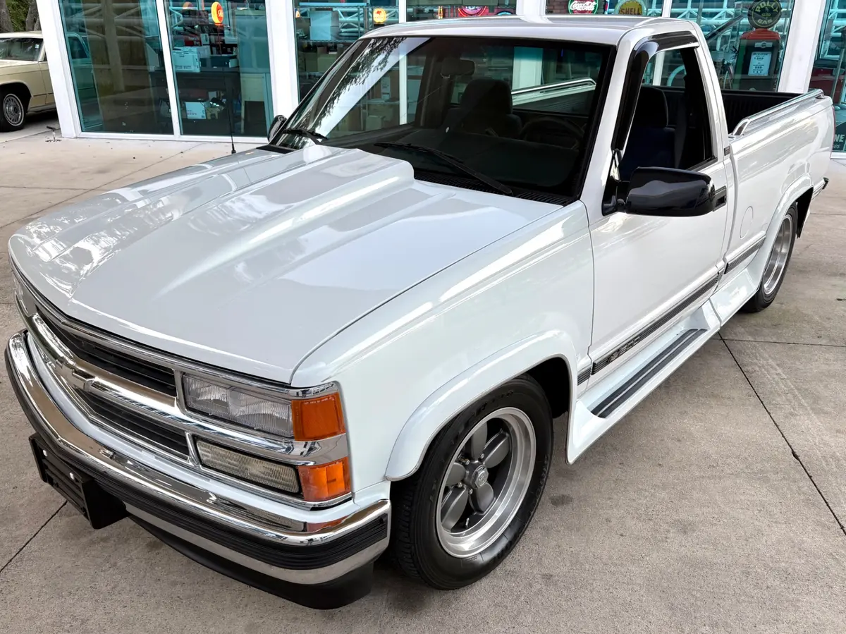 Vehicle photo 20