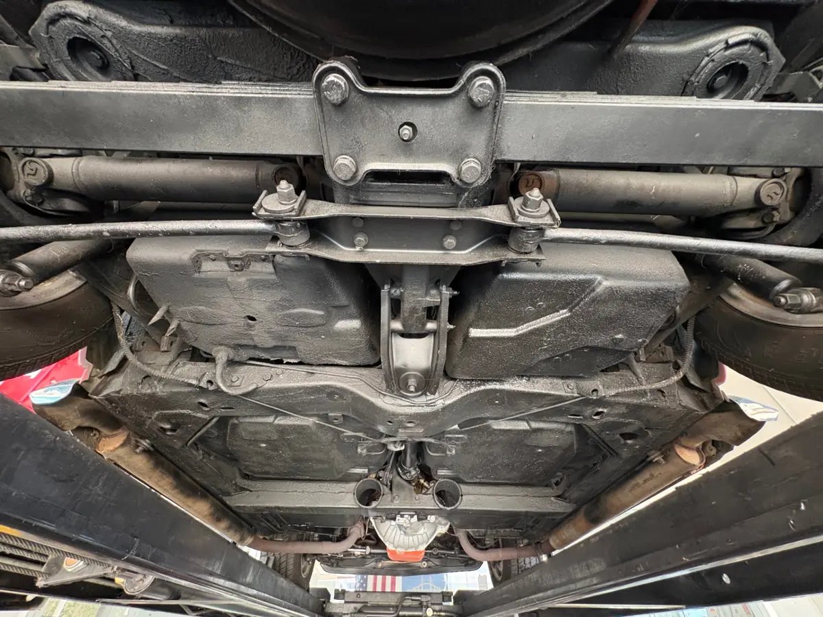 Vehicle photo 48