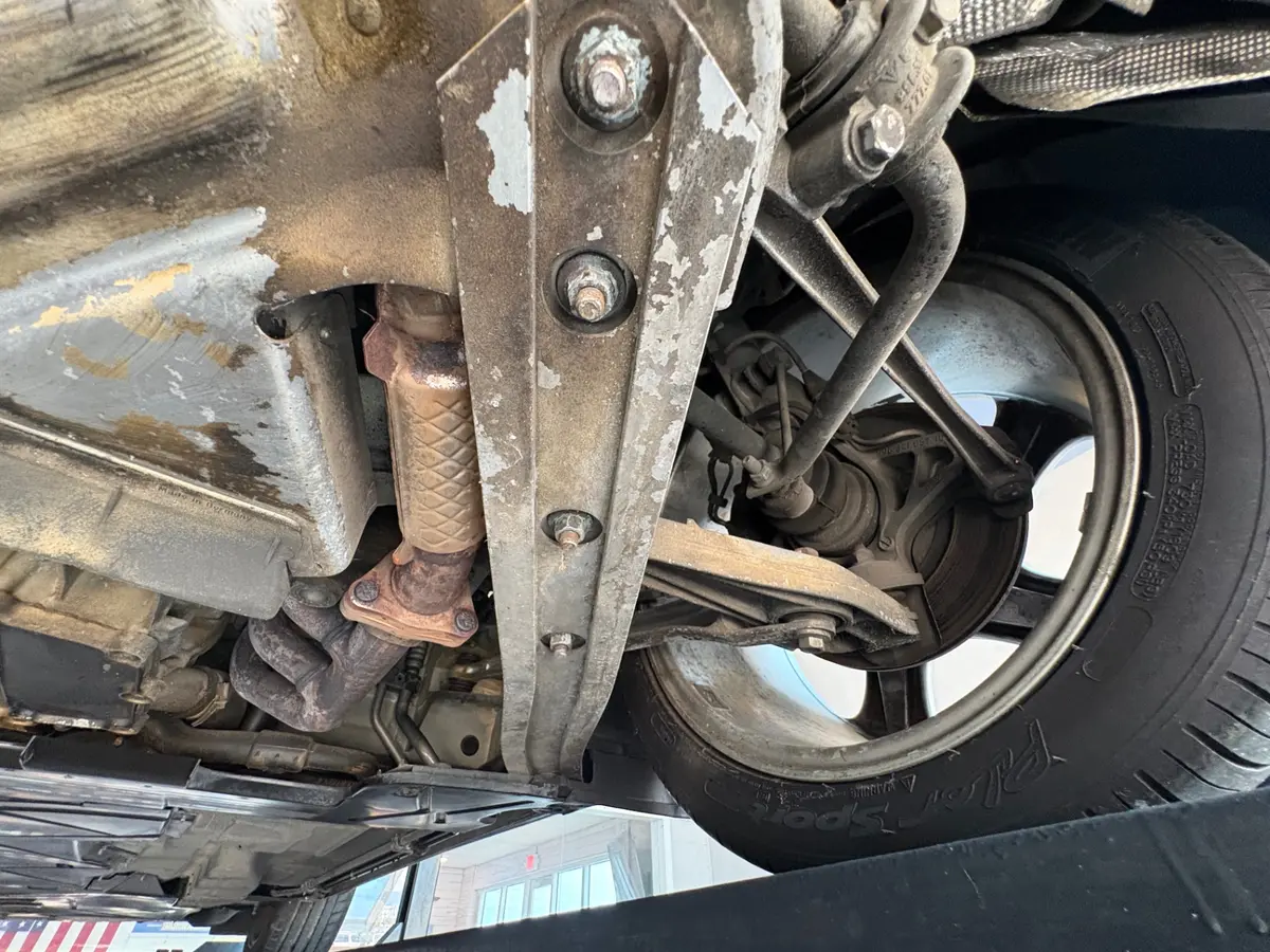 Vehicle photo 44