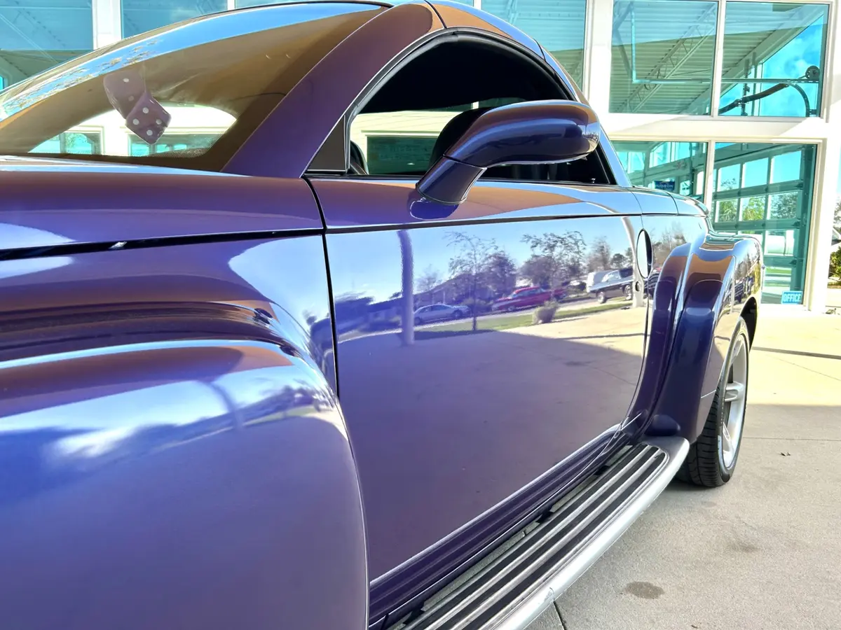 Vehicle photo 11