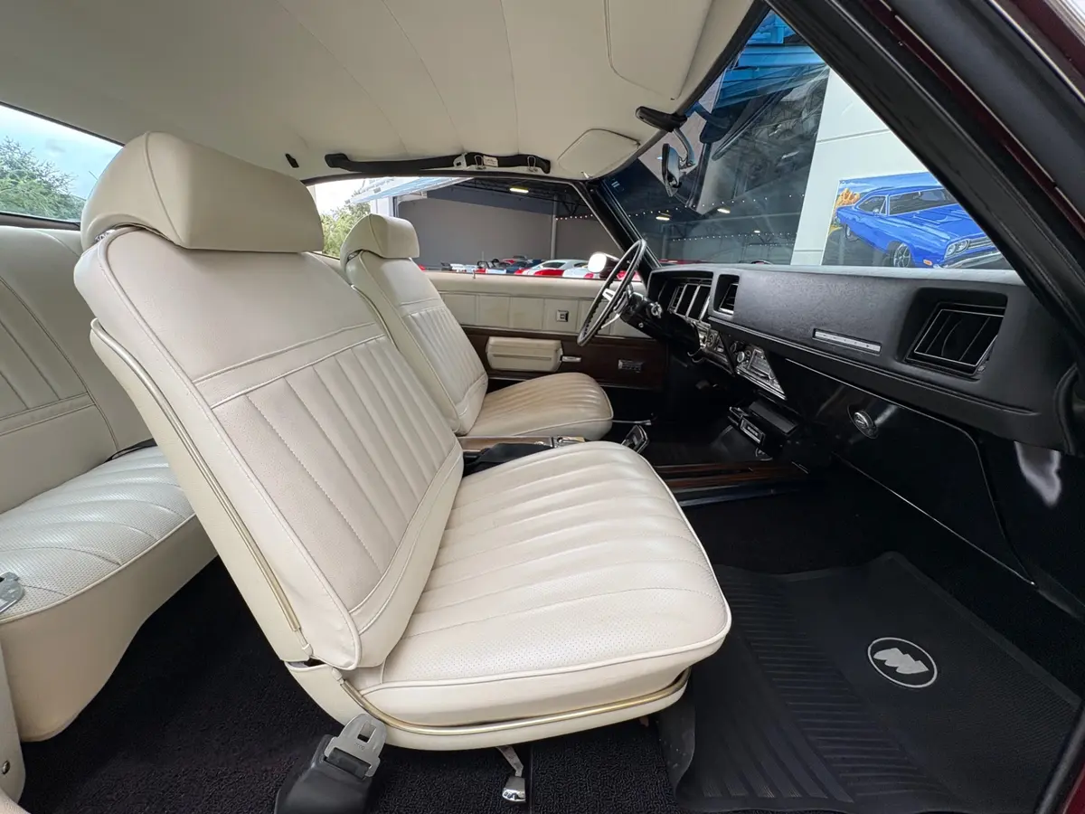 Vehicle photo 47