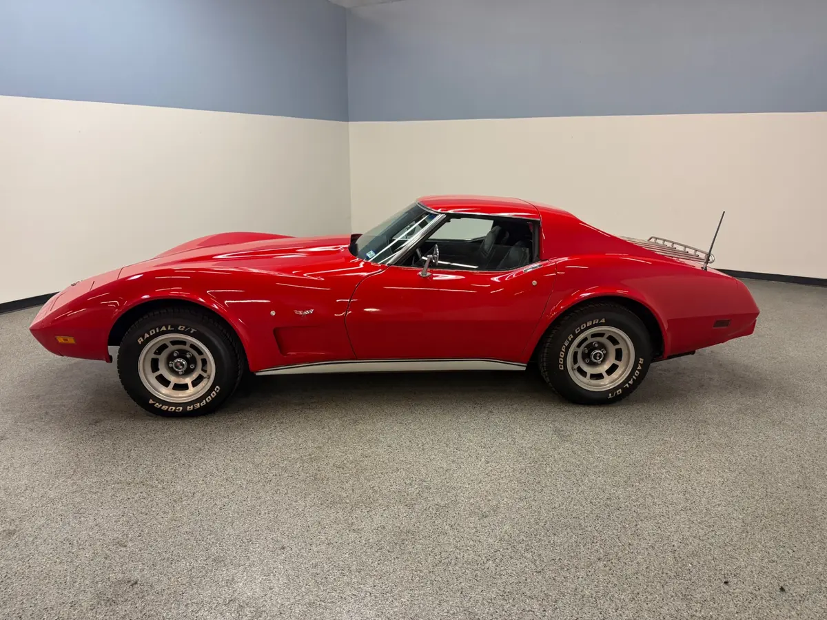 Vehicle photo 3