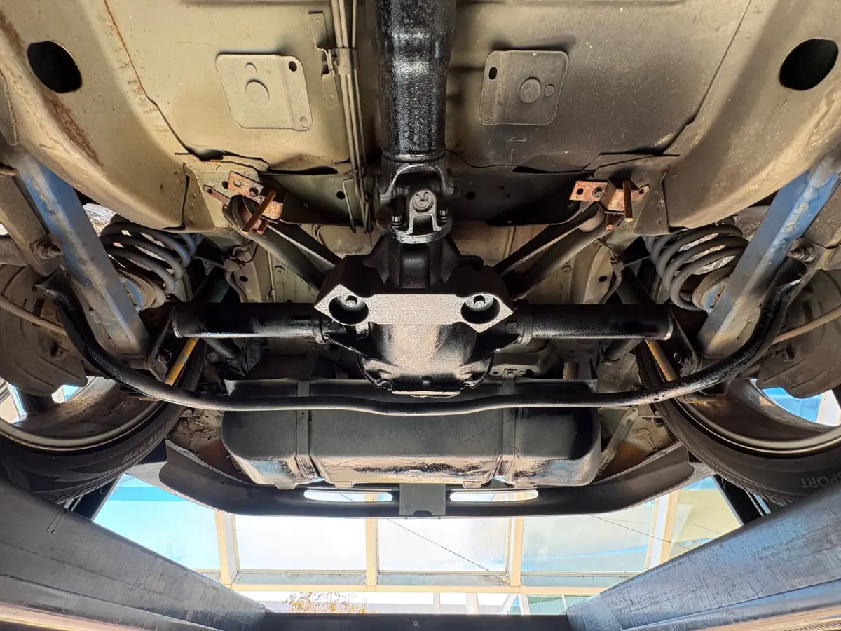 Vehicle photo 54