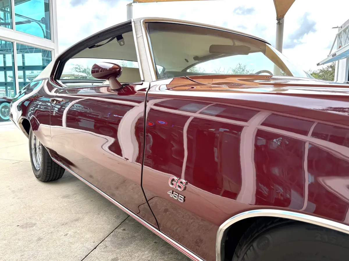 Vehicle photo 18