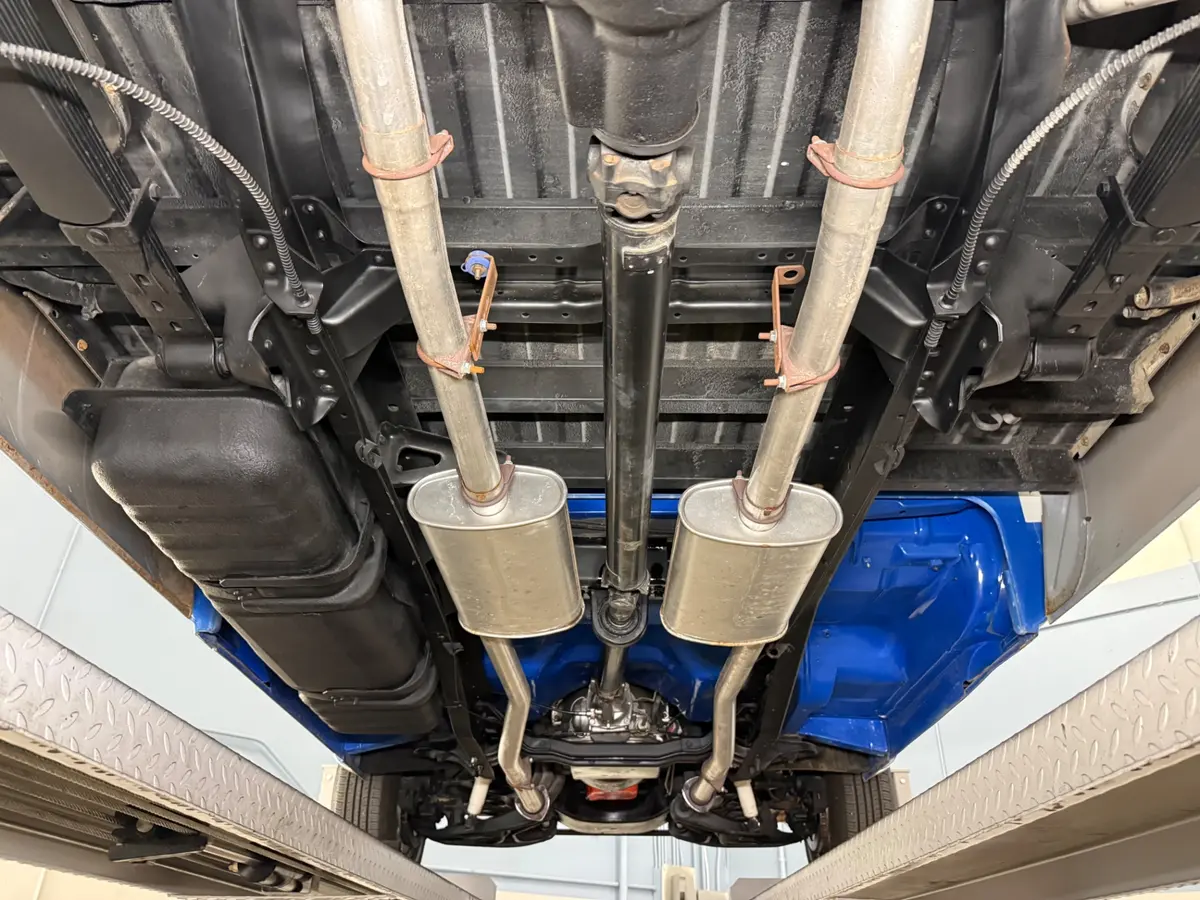Vehicle photo 46