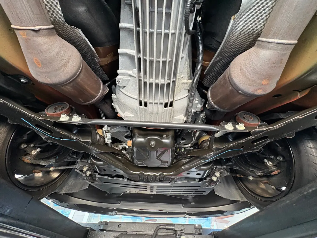 Vehicle photo 50