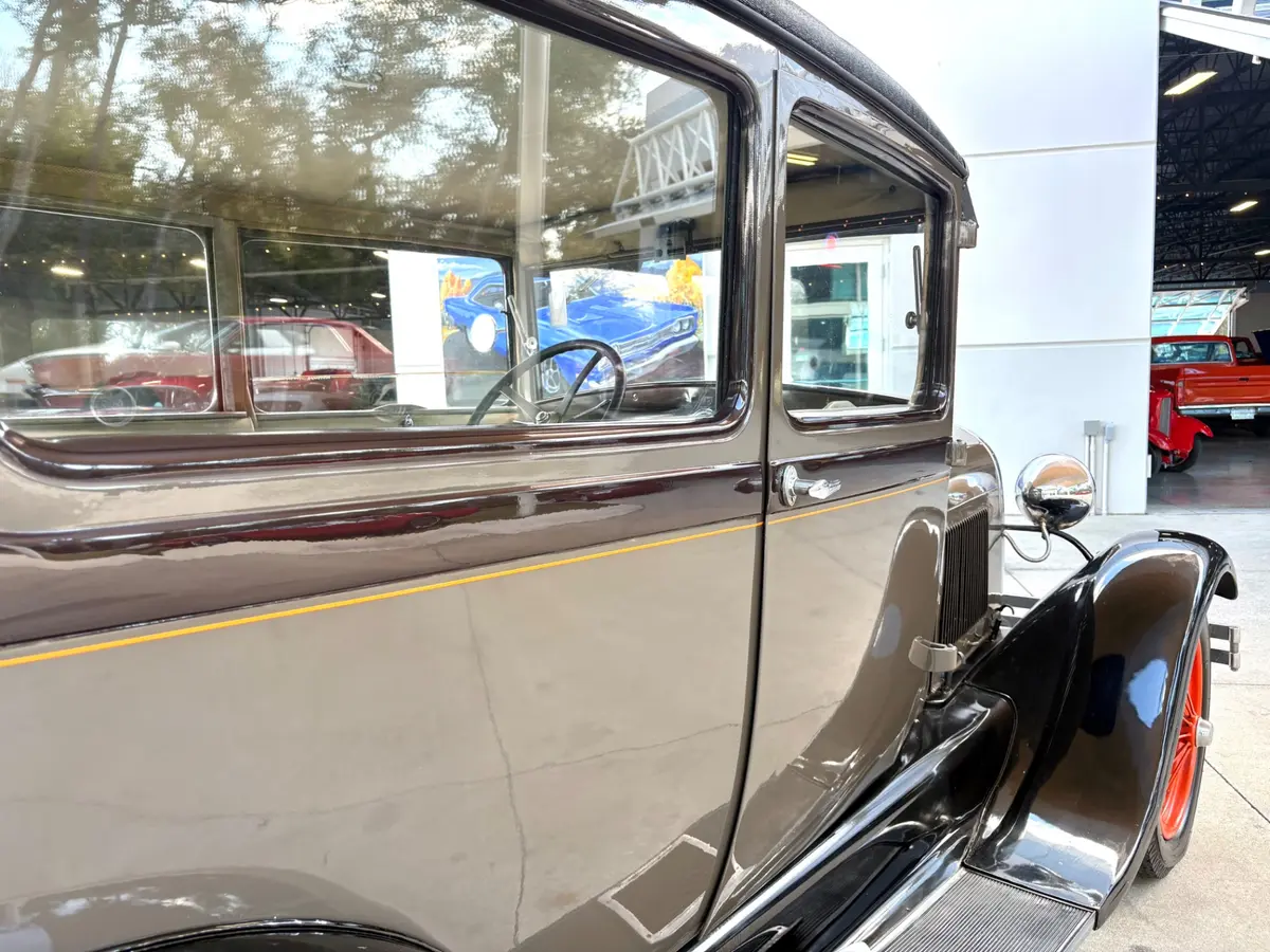 Vehicle photo 17