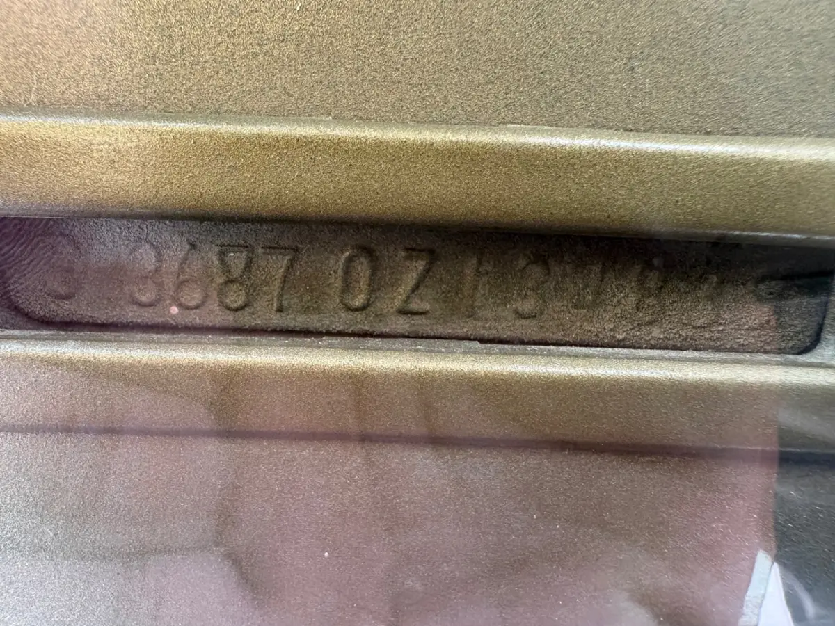 Vehicle photo 23