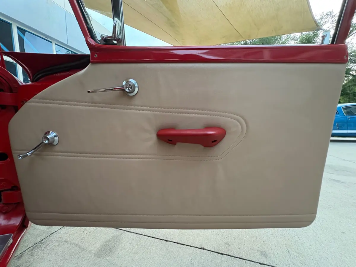 Vehicle photo 36