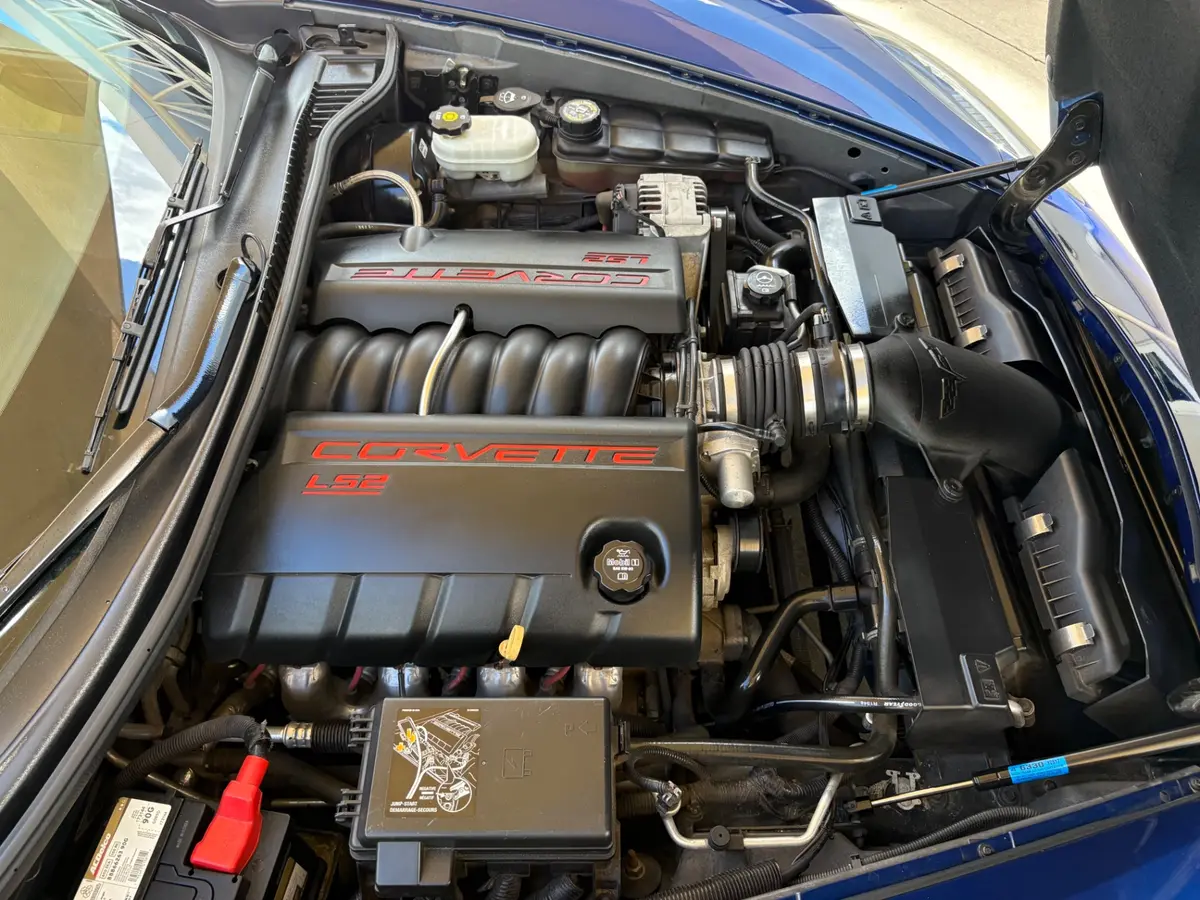 Vehicle photo 25