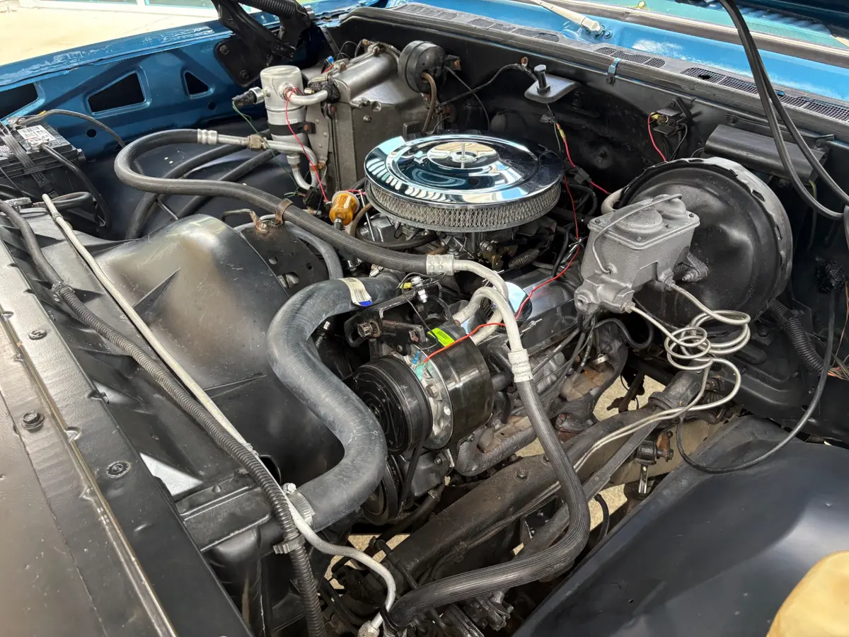 Vehicle photo 28