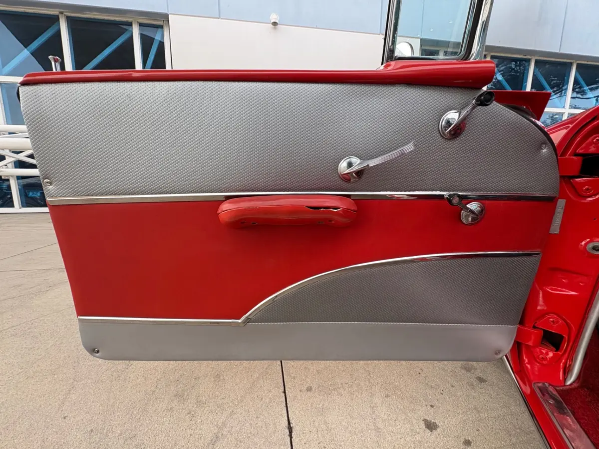 Vehicle photo 35