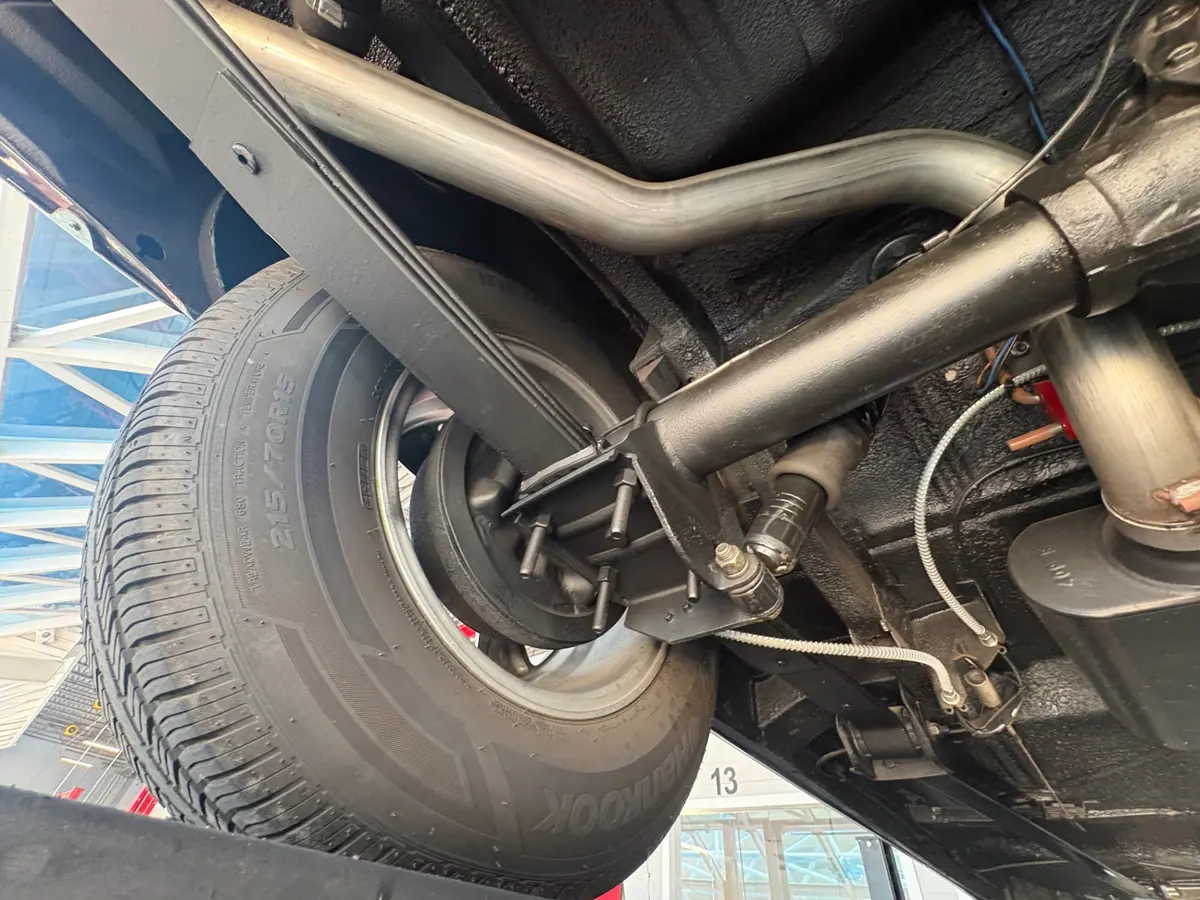 Vehicle photo 46
