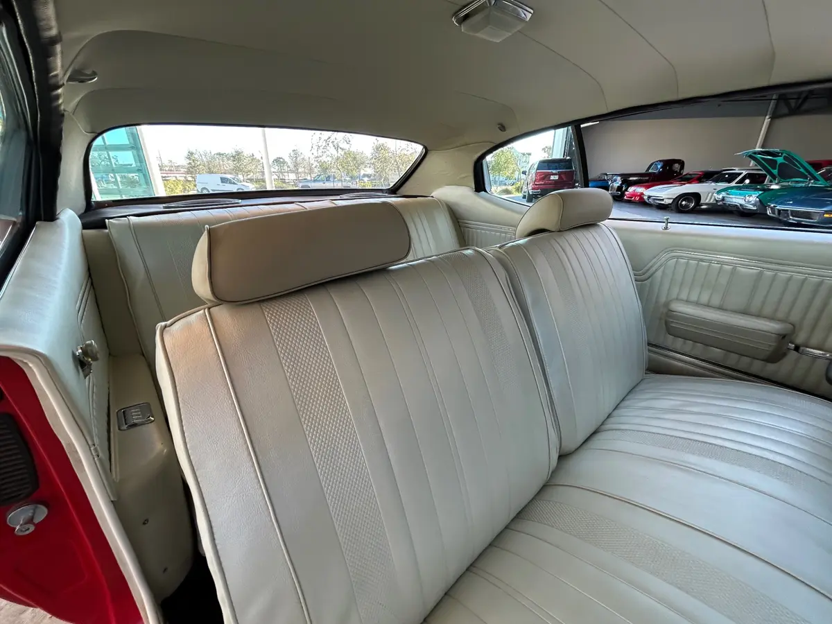 Vehicle photo 38