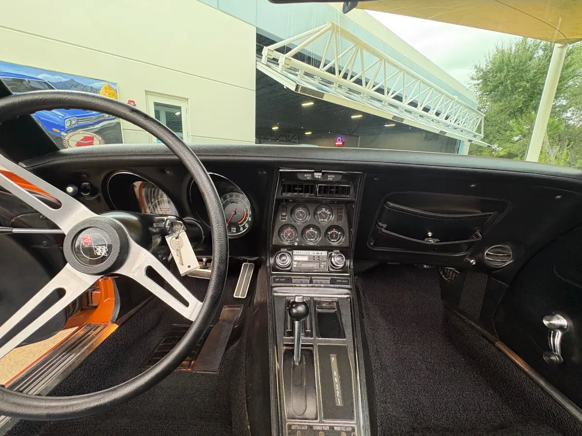 Vehicle photo 43