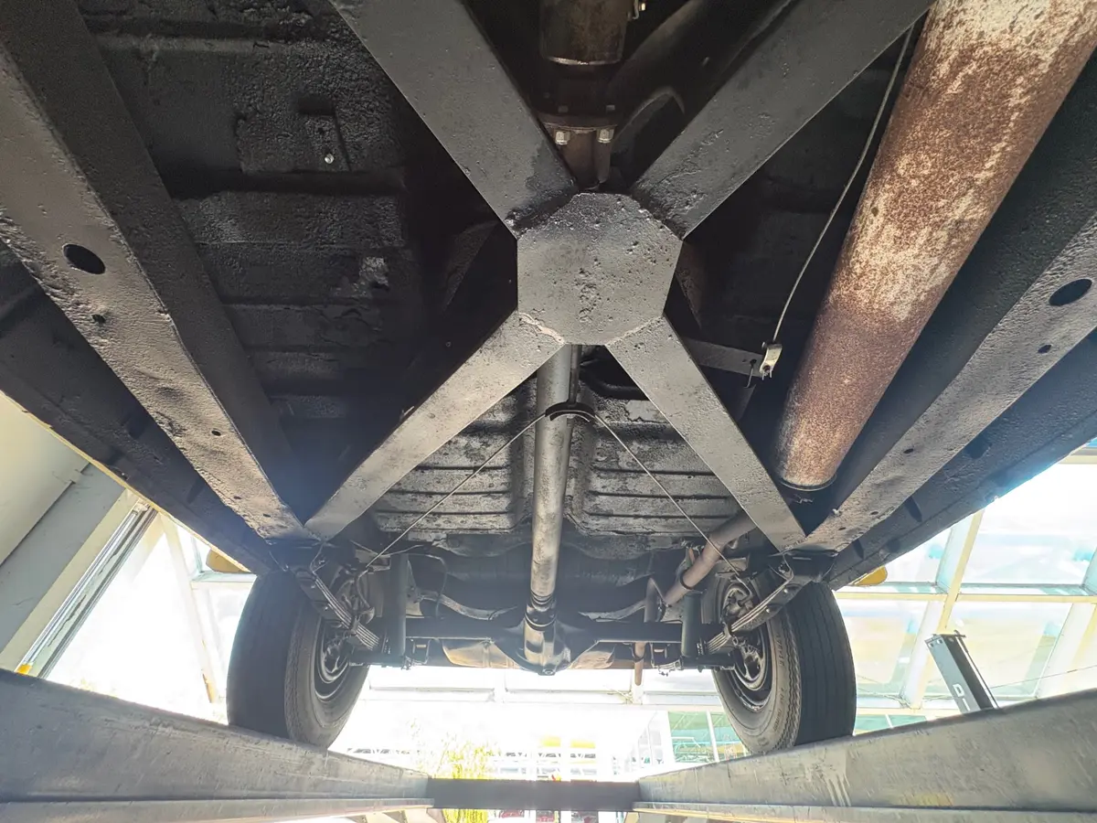 Vehicle photo 56
