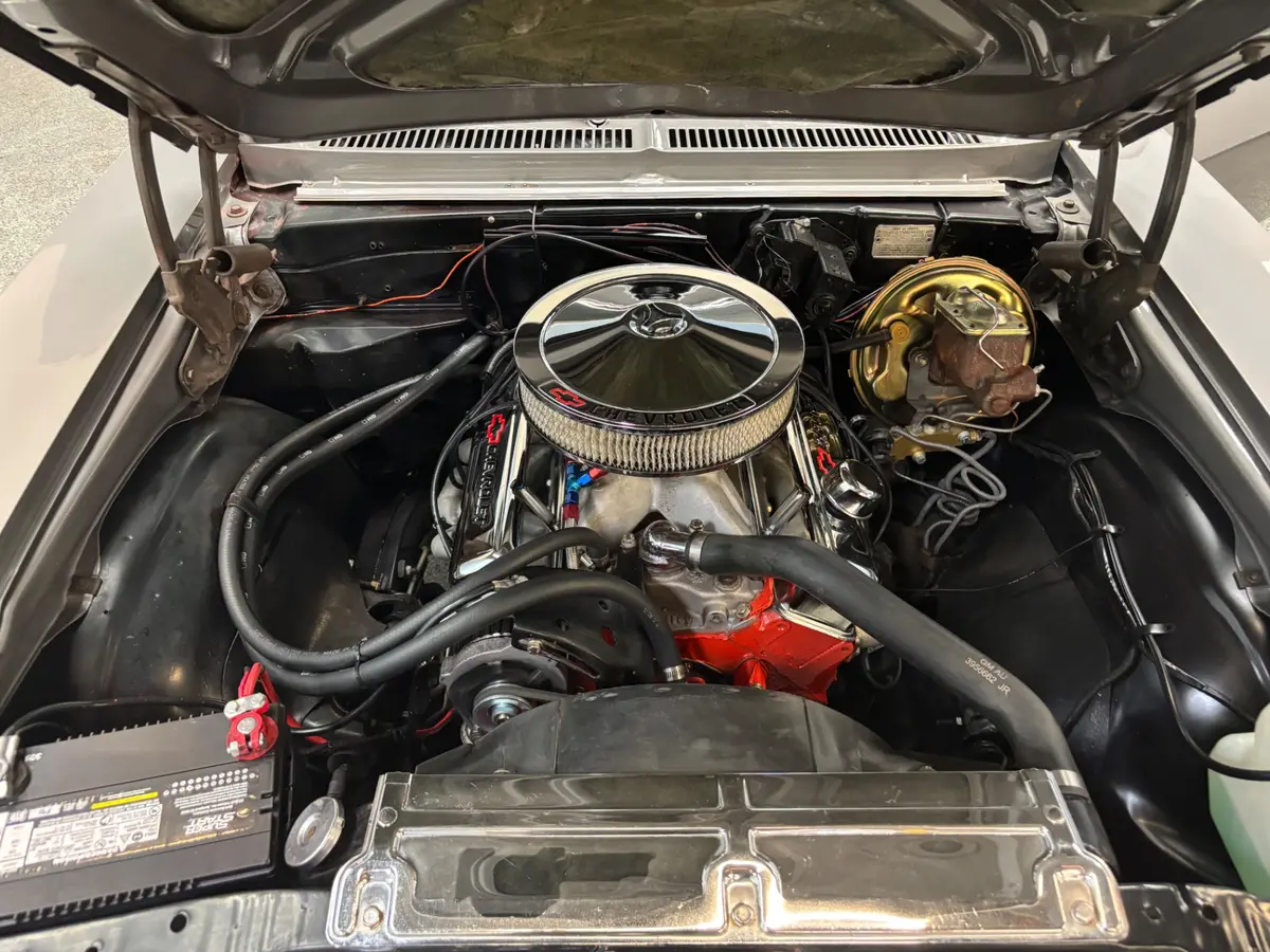 Vehicle photo 21