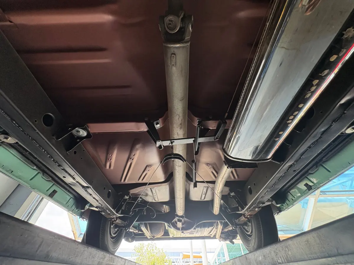 Vehicle photo 61