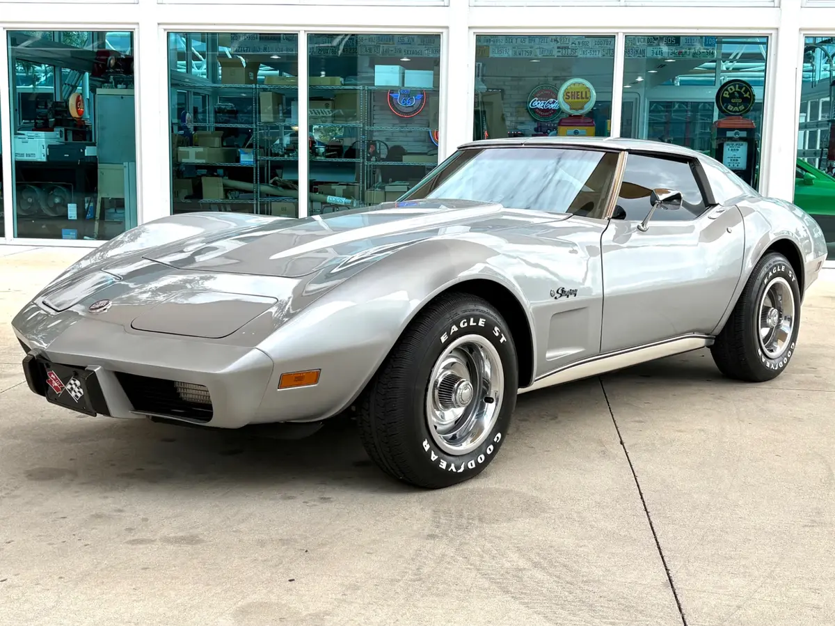 Vehicle photo 11