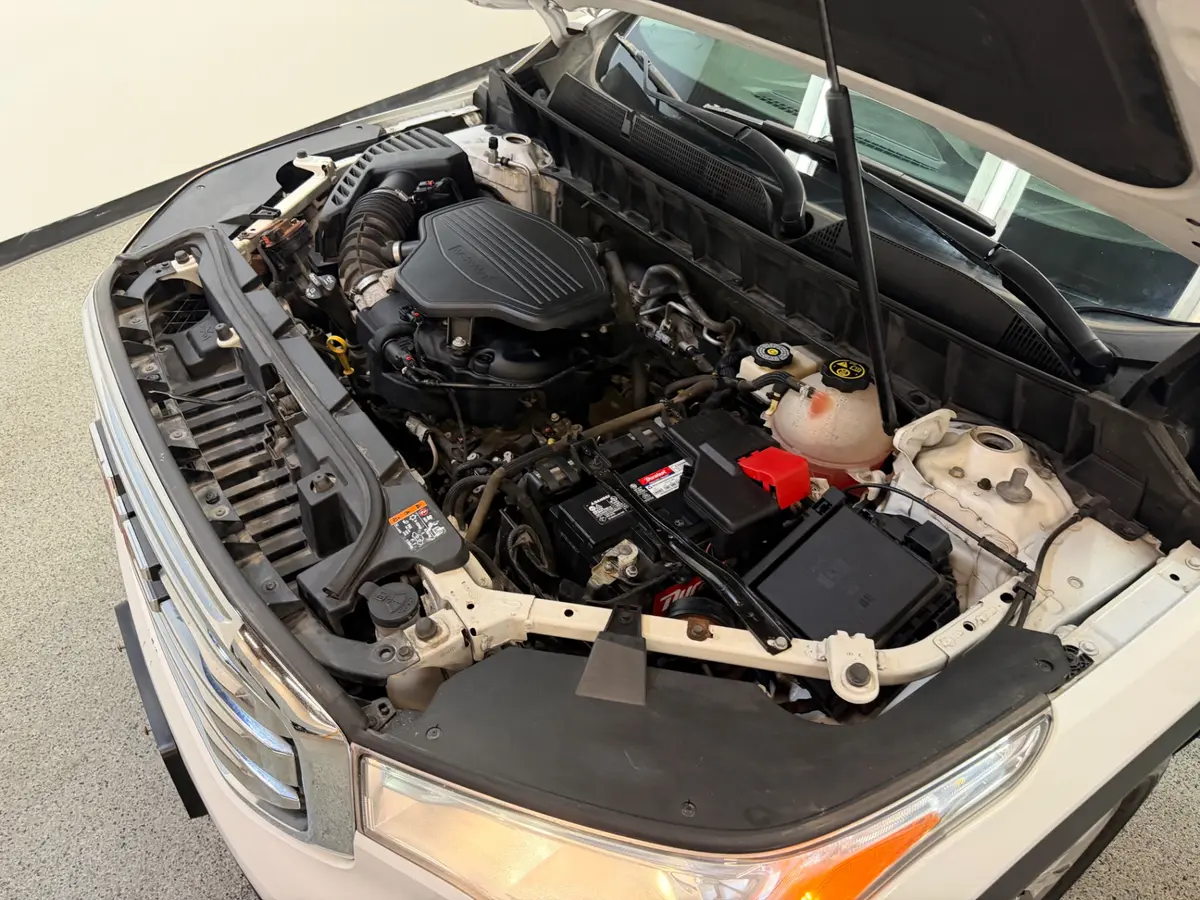 Vehicle photo 21