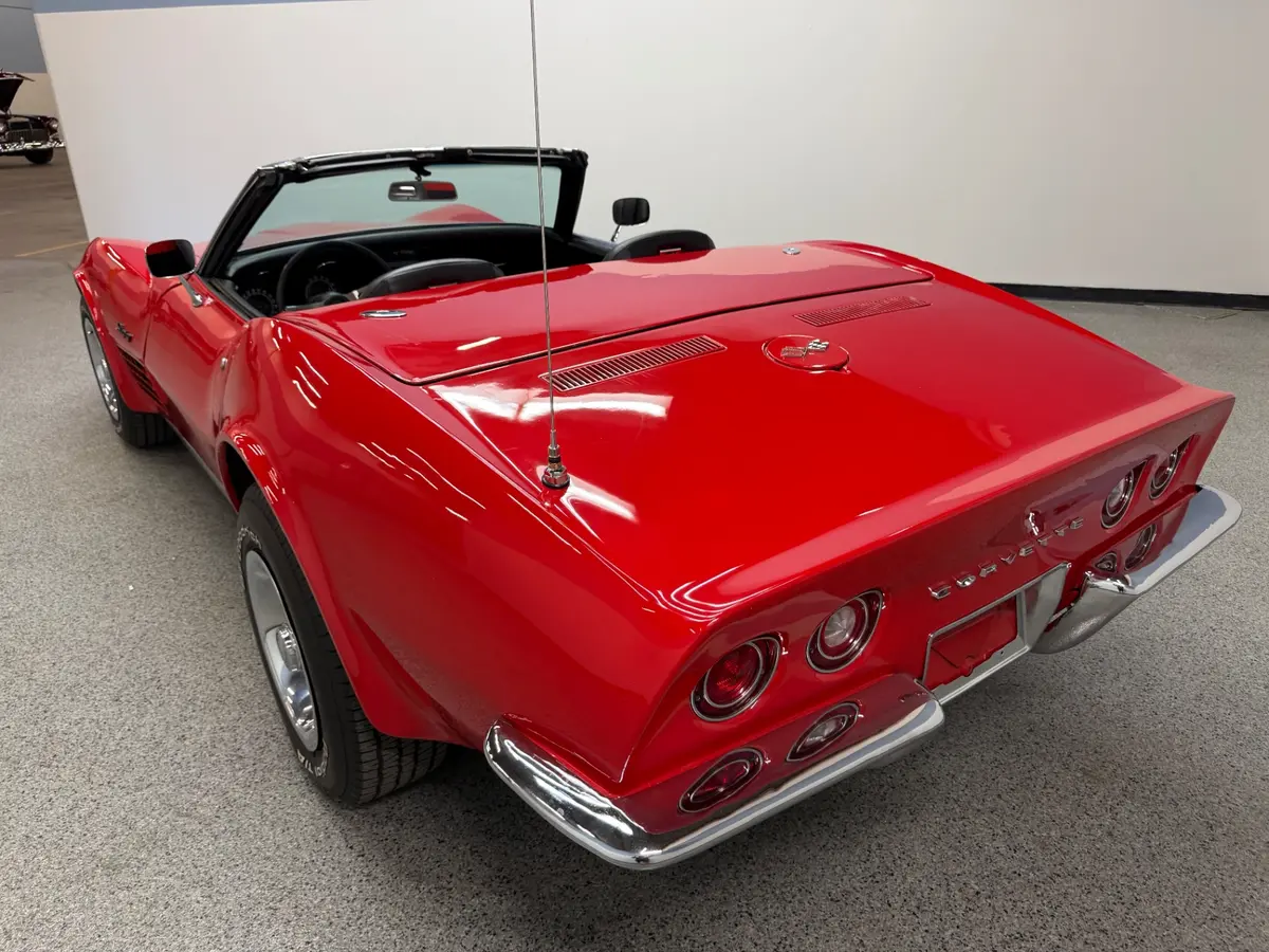 Vehicle photo 31