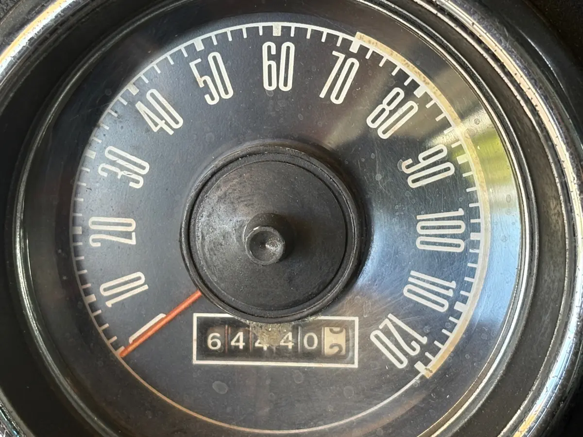 Vehicle photo 21