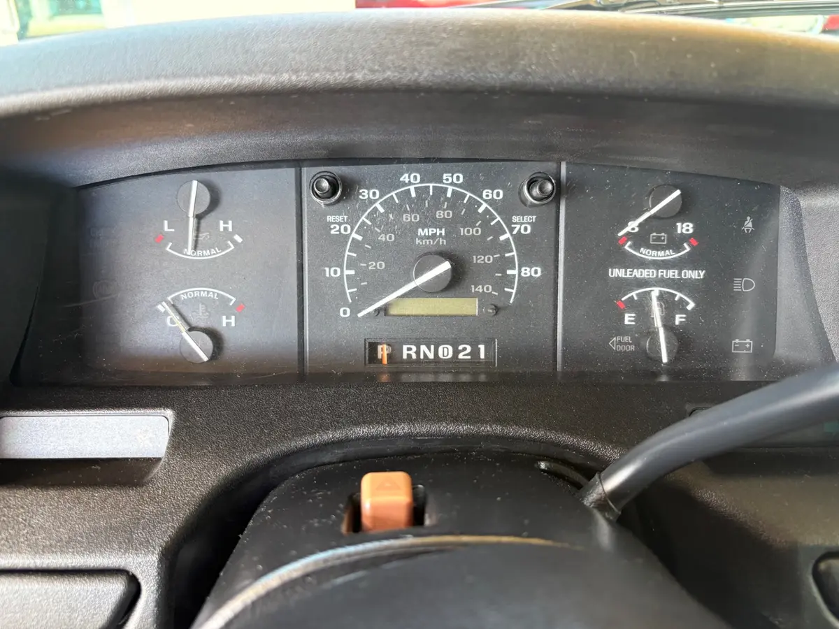 Vehicle photo 35