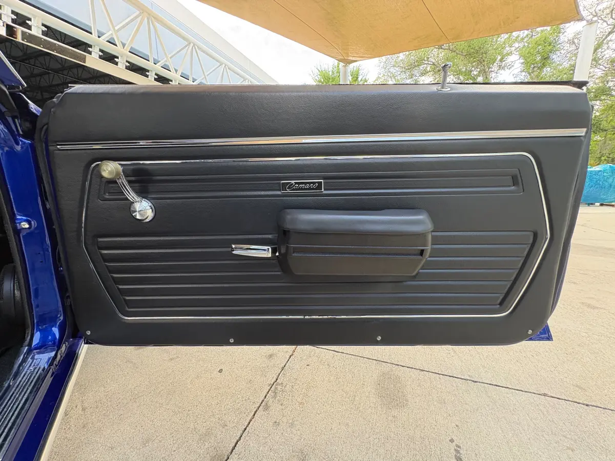 Vehicle photo 37