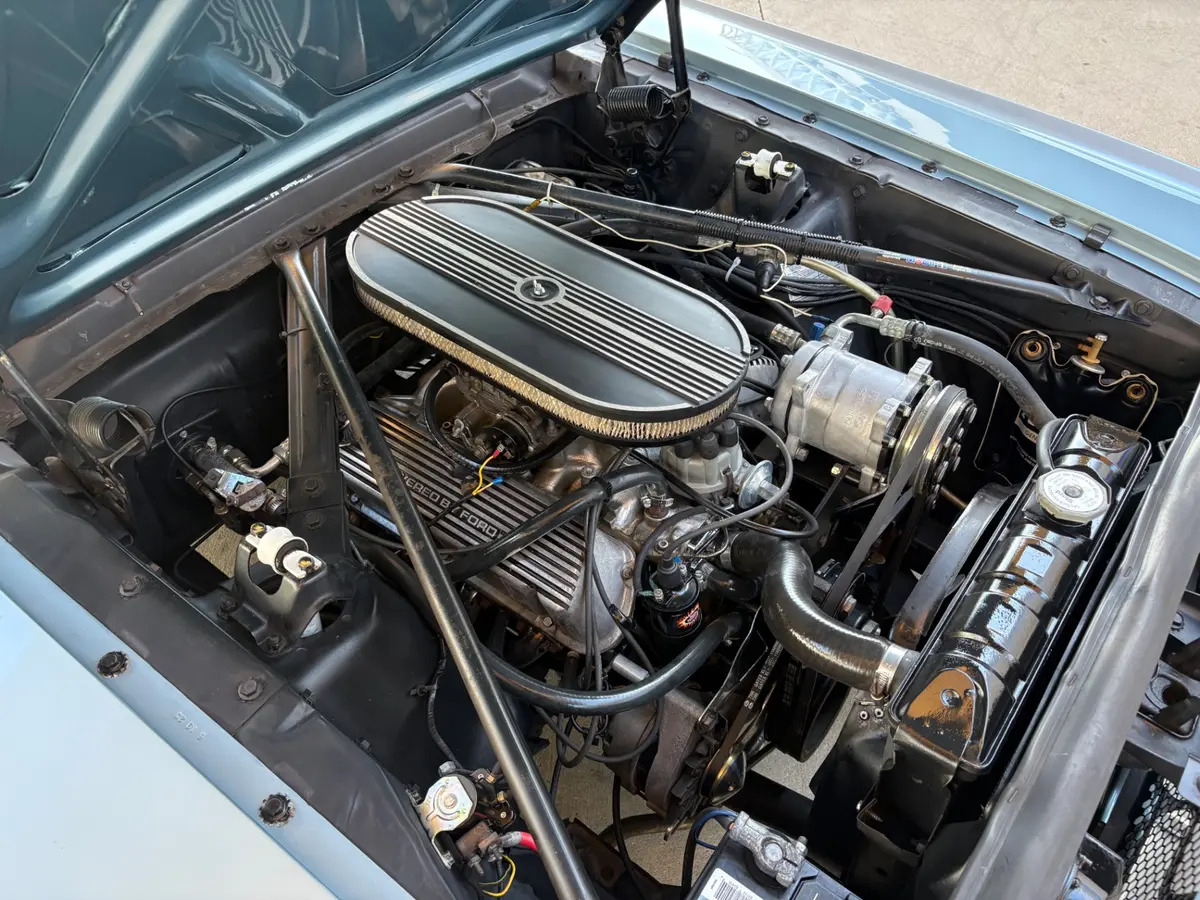 Vehicle photo 32