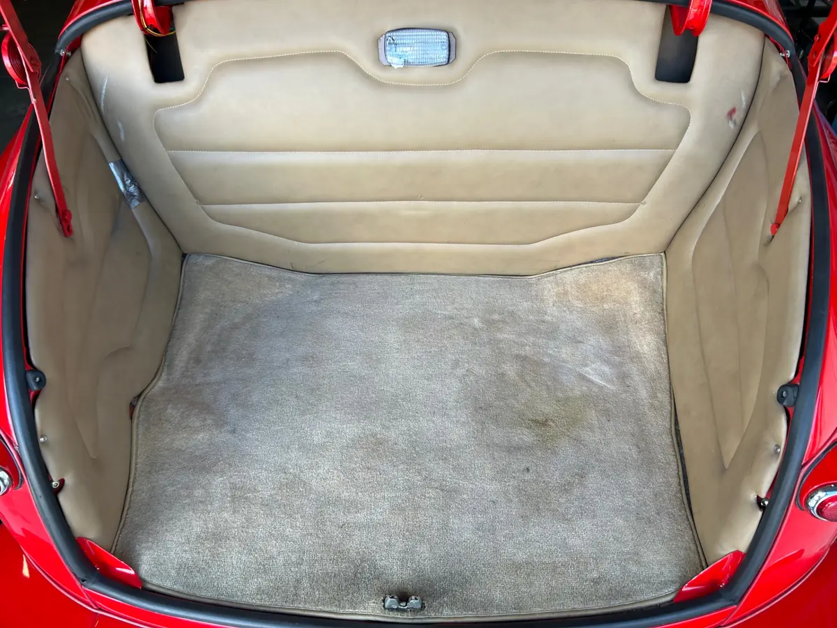 Vehicle photo 8