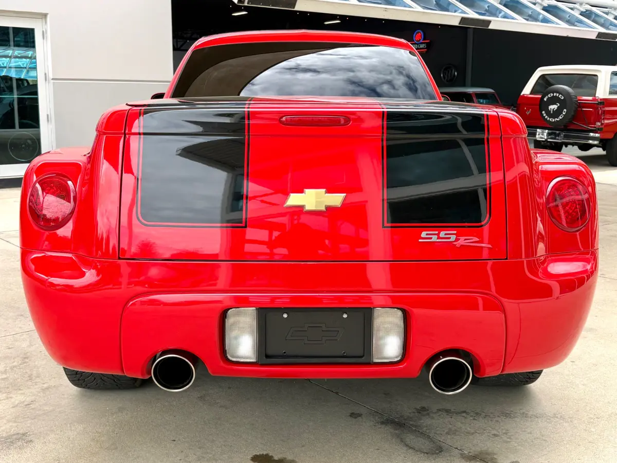 Vehicle photo 7