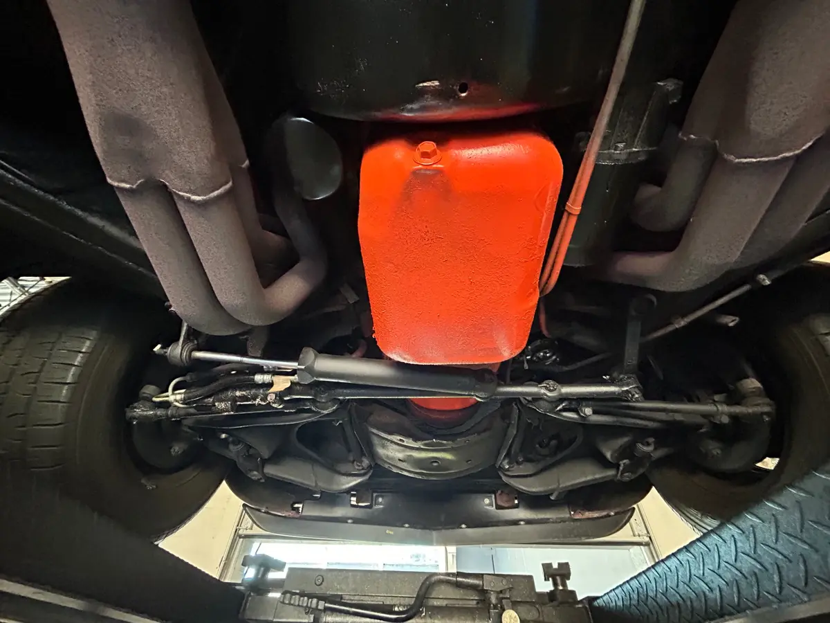 Vehicle photo 34