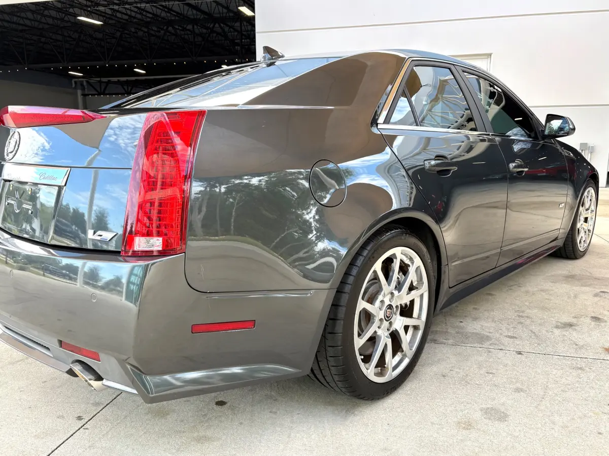 Vehicle photo 16