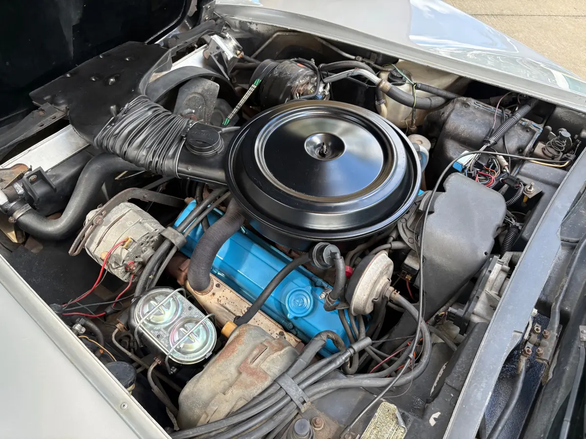 Vehicle photo 30