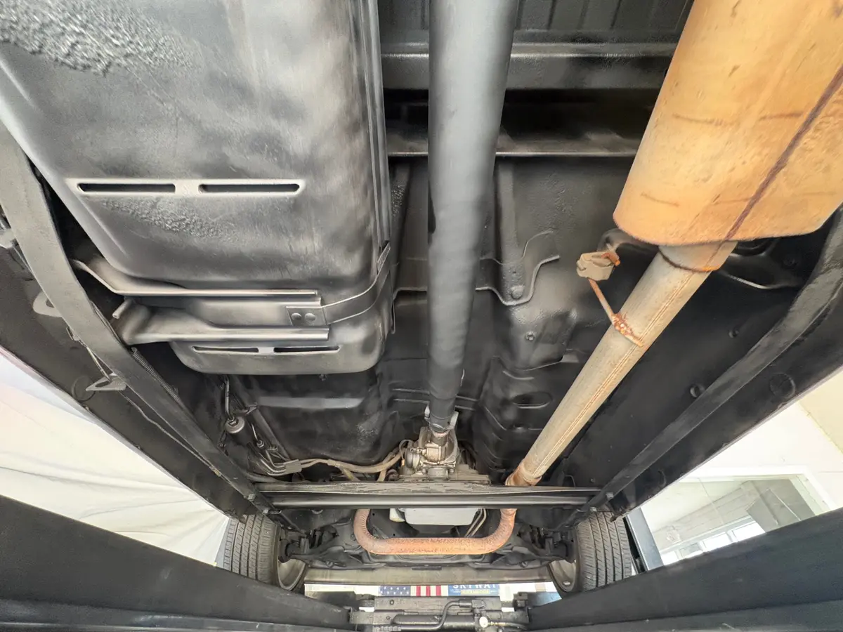 Vehicle photo 46