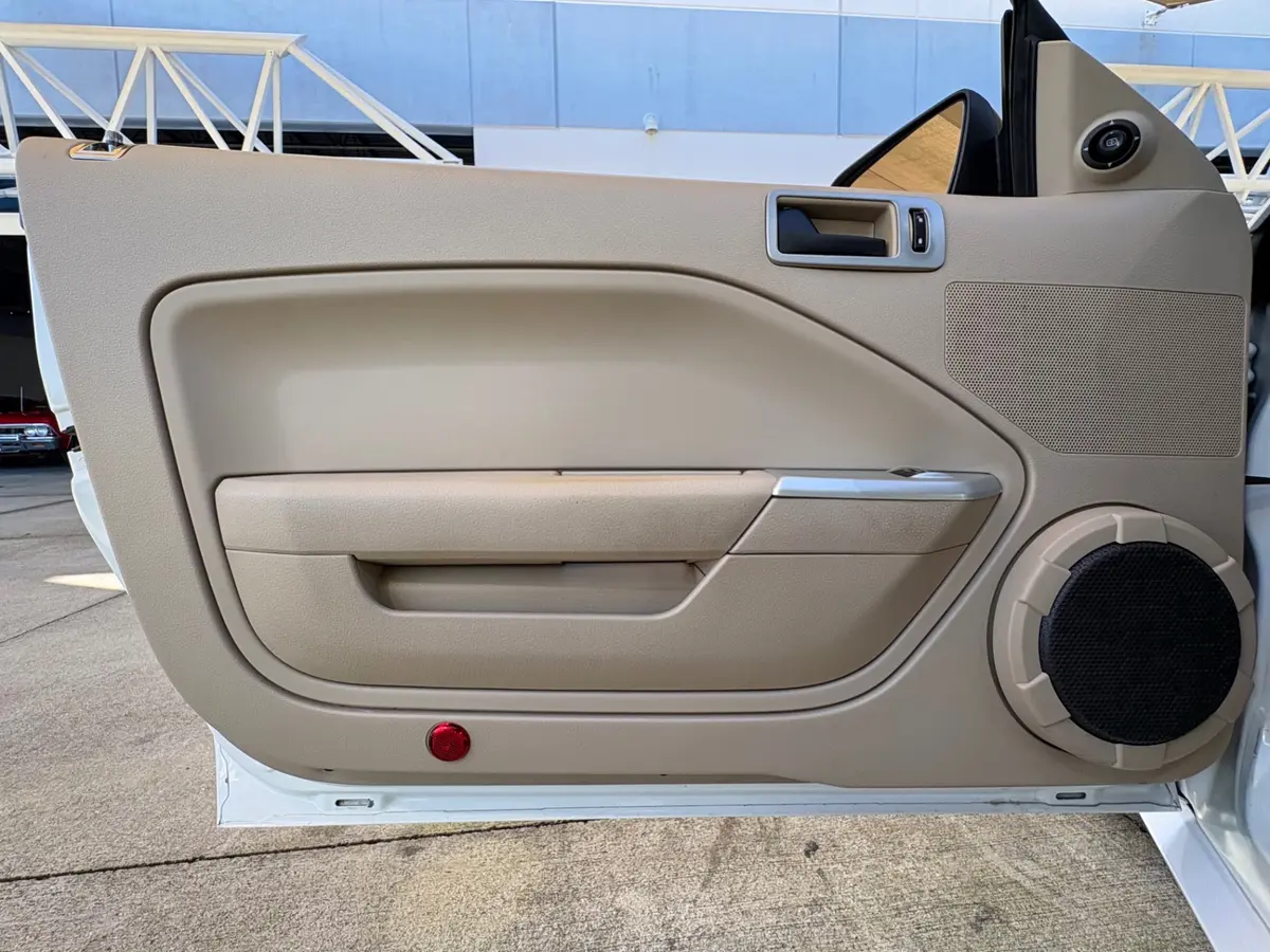 Vehicle photo 31