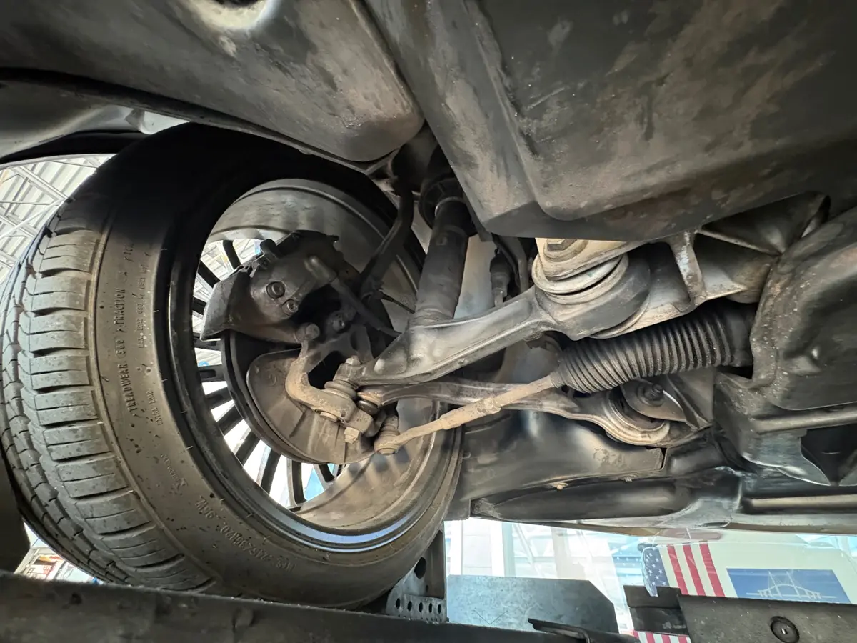 Vehicle photo 57