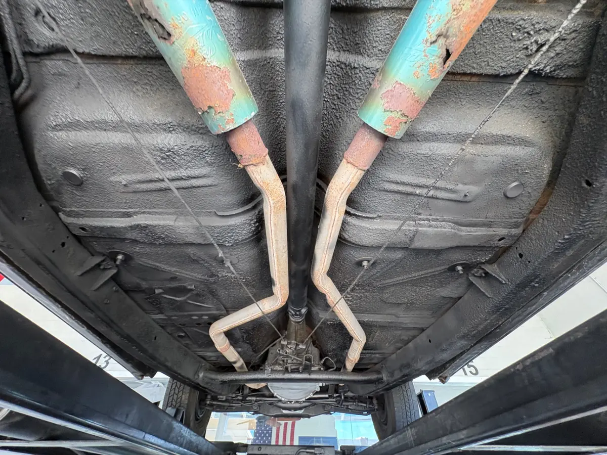 Vehicle photo 46