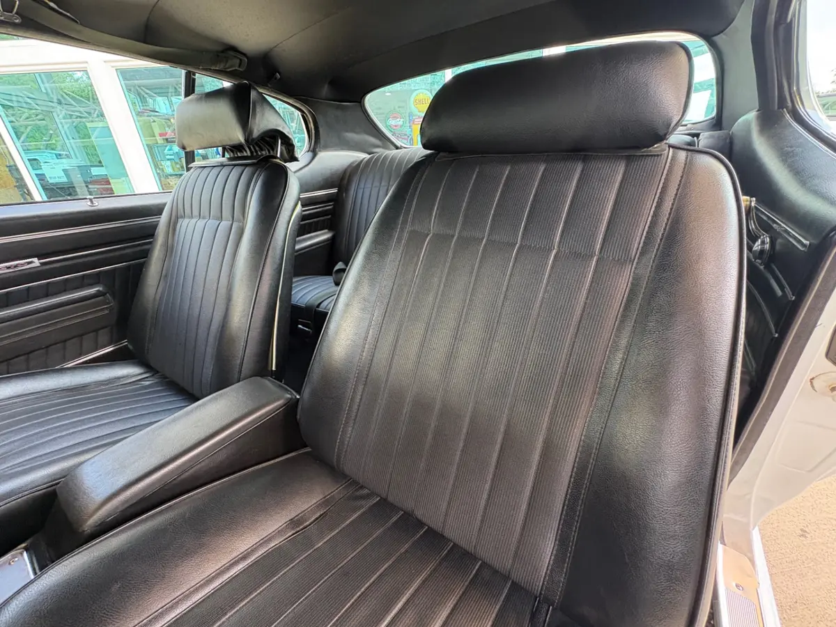 Vehicle photo 36
