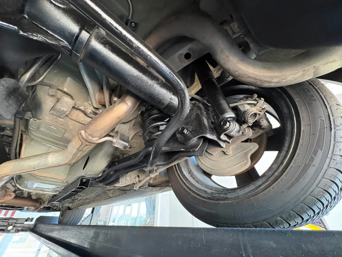 Vehicle photo 45