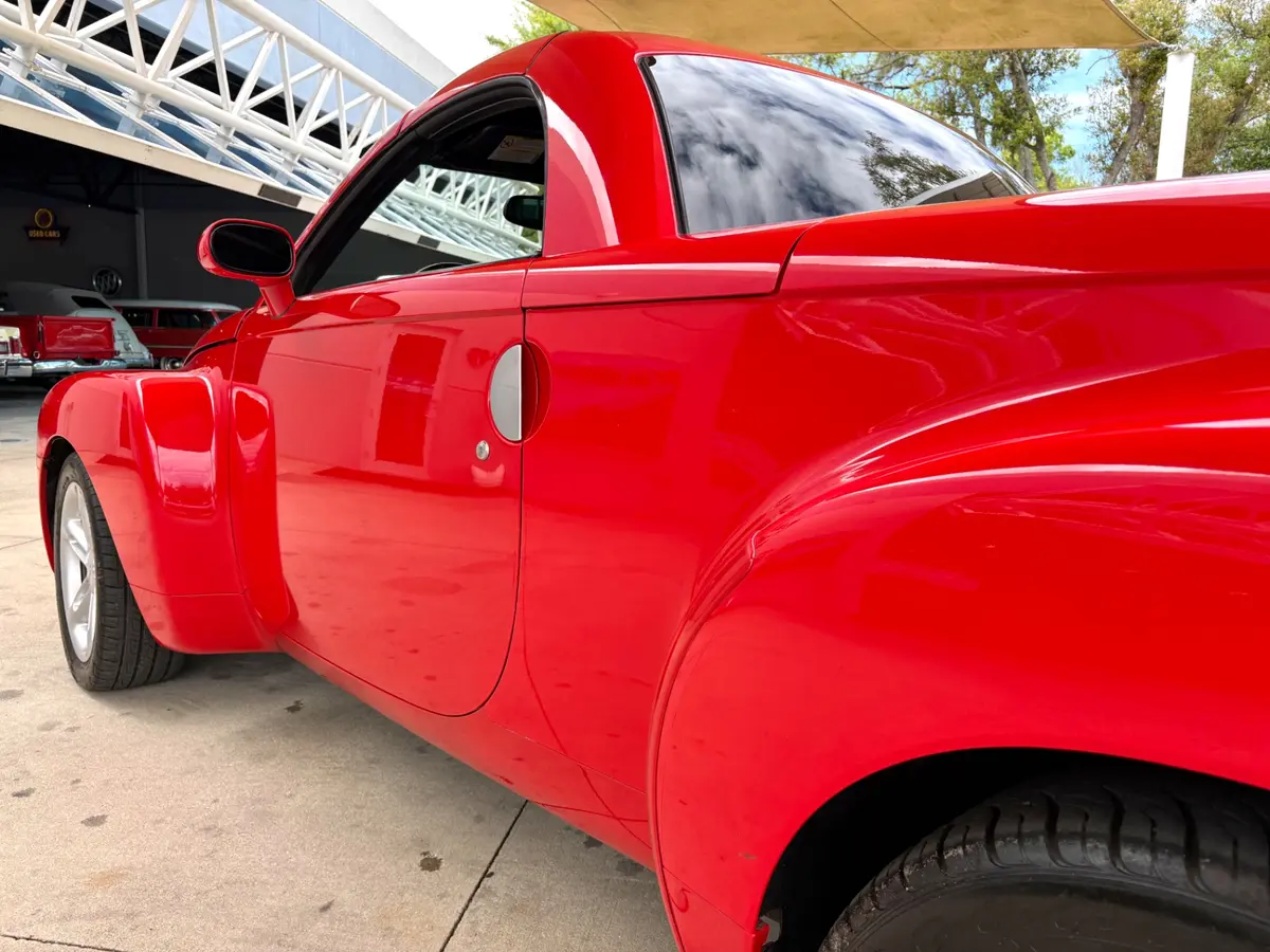 Vehicle photo 15