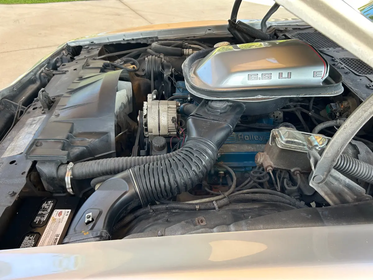 Vehicle photo 20