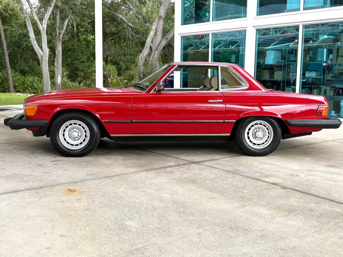 Vehicle photo 10