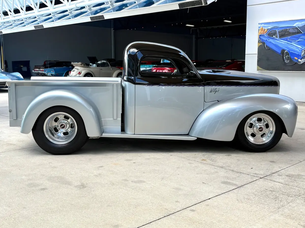 Vehicle photo 5