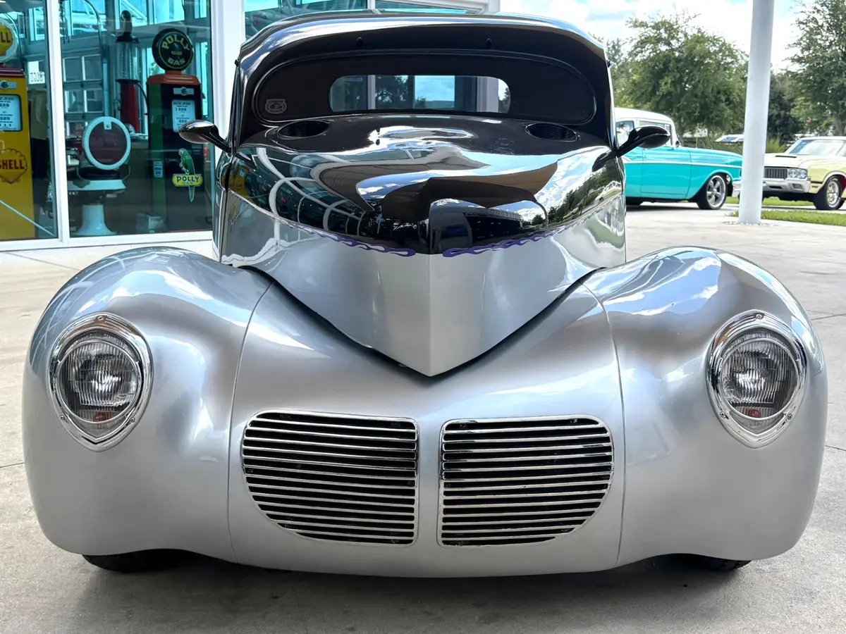 Vehicle photo 2